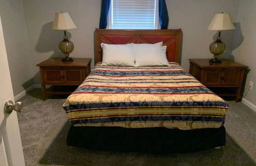 Luxury Pool with King beds Near Shops and Dining - Foto 47