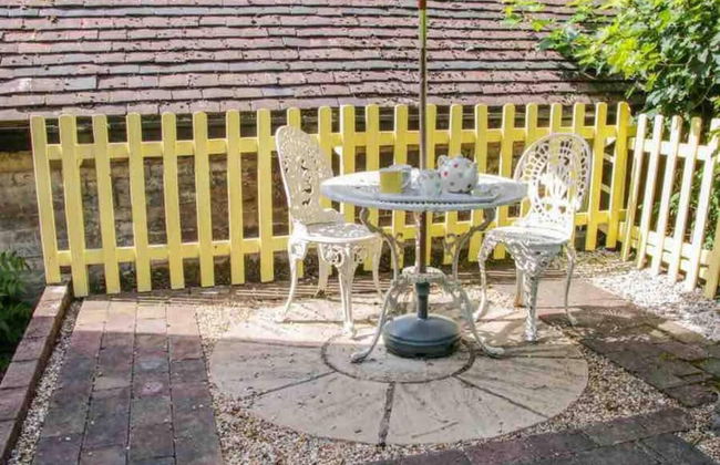 Cottagesleeps2-fireplace-valleyview-patio-garden - Photo 10