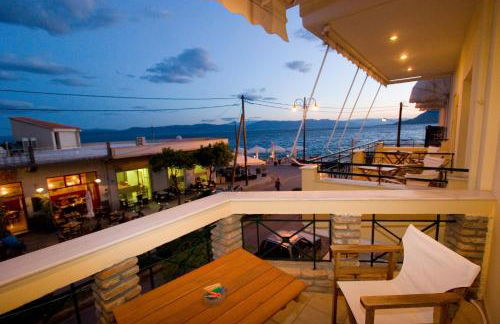 G. Kiapekou - Photo 4