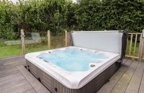 Acorn Lodge - Photo 2