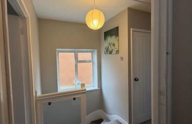 Charming 3 BR - NEC HS2- Long Stays Wifi Parking Airport - Foto 40