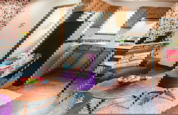 Evie's apartment - Photo 59