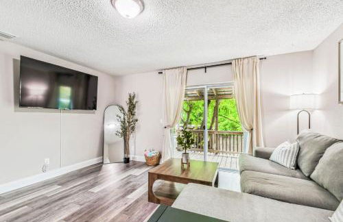 Heart of S Tampa- Hot Tub, Private Backyard, Fire Pit, Grill, 5 min to Beach - Foto 20