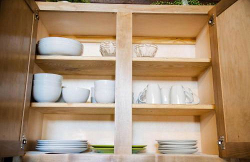 Rustic Chic Alabama Cabin w Loft Fire Pit Pet Friendly Fenced Yard Lake Guntersville - Coco Chateau - Foto 26