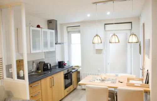 Gîte urbain ancienne écurie au centre ville et PARKING - Foto 7