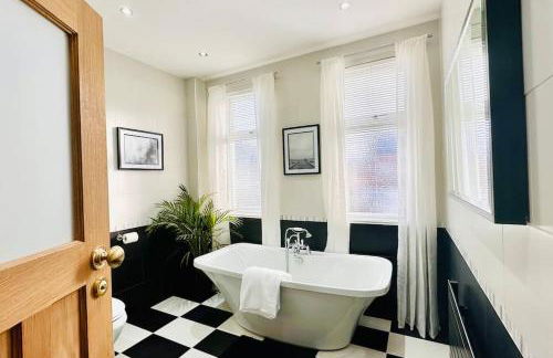 Windsor Coastal Retreat Whitley Bay Sleeps 9 - Foto 58