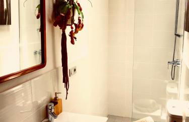 Cuarto Botánico Studio - Shared Pool - Central Island Location - 10 mins drive to Famara and La Santa - Foto 7