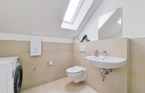 Tolstov Apartments - 1 or 3 Room Apartments - 20 Min Messe DUS and Old Town DUS - Foto 29