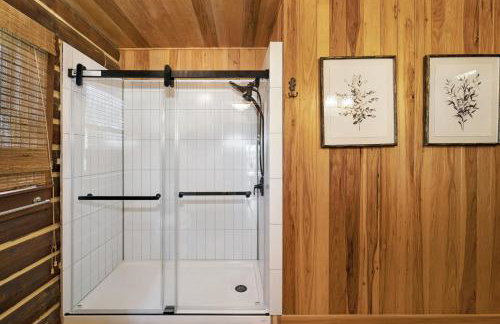 3BR Luxury Log Cabin Near Franklin - Foto 45