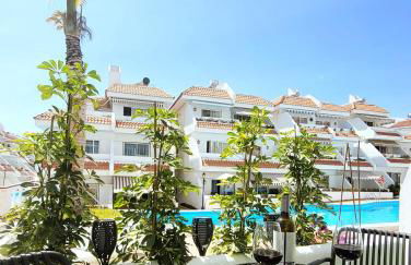 New Modern Apartment close to the Beach - Photo 1