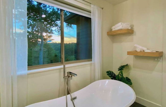 Modern Escape by Avanstay w/ Hot Tub, Fire Pit, Mountain Views, 10min to Town - Foto 9