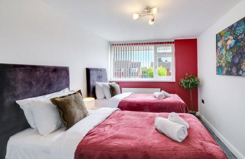 Elegant 5 Bed Home with Garden & Parking - Slough - Foto 17