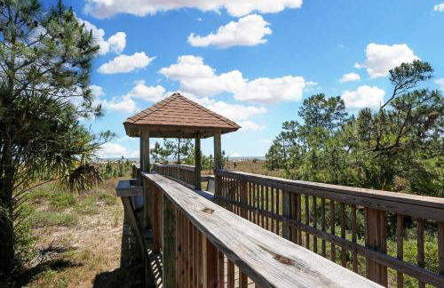 Woofs and Waves by Pristine Properties Vacation Rentals - Foto 13