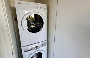 East Side Luxury 1BR Apt - Near Brady and Fiserv with Balcony - Foto 13