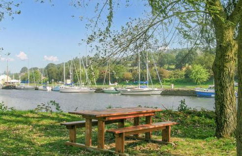 Amazing Home In Runan With Wifi - Photo 9