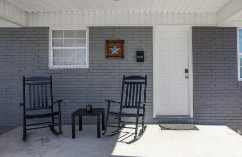 Country Cow Flair with Large TVs, Ample Parking, Nintendo, EV Ready - Photo 33