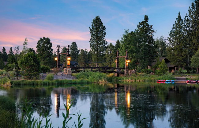 Klamath by Avantstay Gorgeous Mountain Home w/ Fire Pit, Spa & Lake Views - Photo 37