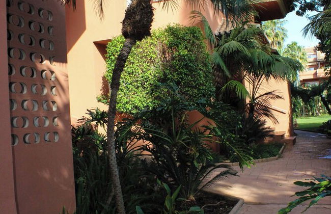 Magnificent Duplex Penthouse in Puerto Banus - Photo 32