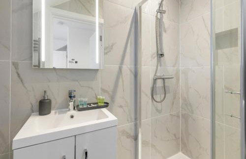 Luxurious 2 BR - Apartment - Sleeps 6 - Foto 13