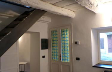 Elegant Traditional Home Steps from the Lake, with Garden and Panoramic Terrace - Photo 44