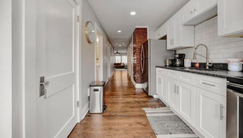 Lavish Flat w King Bed in near DT Food & Shops - Foto 4