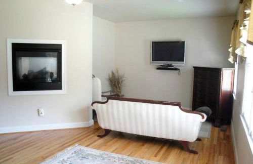 Elegant Lodge Rental with Lovely Countryside Views near Charlottesville, Virginia - Foto 5