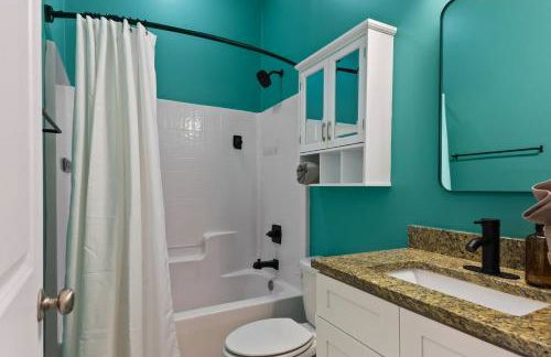 Fun & Renovated Artsy Downtown Apt Dog Friendly with Fully Fenced Backyard and Private Parking - Foto 23