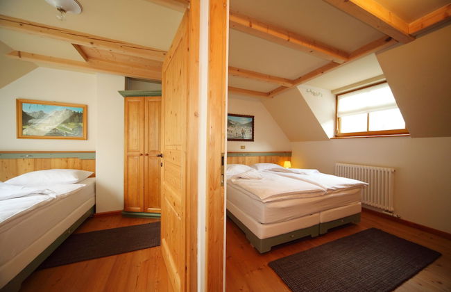 Kronau Chalet Resort - Photo 4