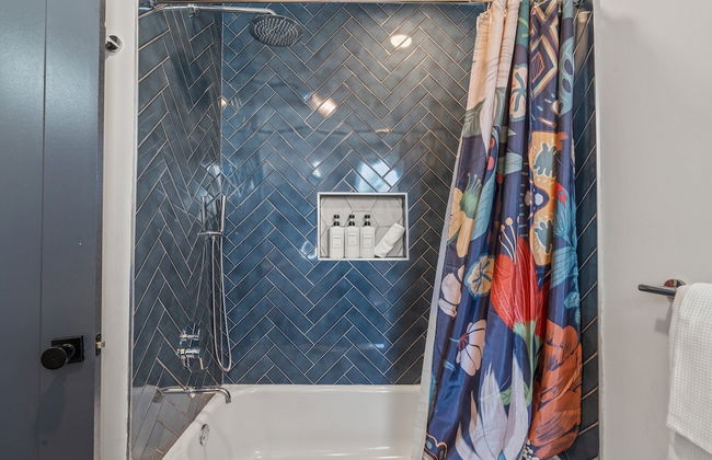 Stylish Near Stadiums & Nightlife Game Room - Foto 30