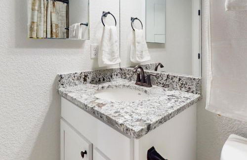 Under the Rye Sky New-Build Home Near Trails! - Foto 12