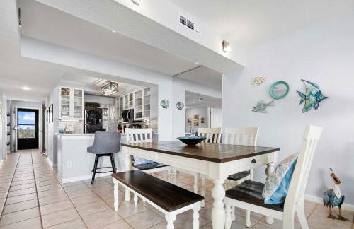Stunning Ocean Views, Huge Patio, Heated Pool and Amenities! - Foto 15