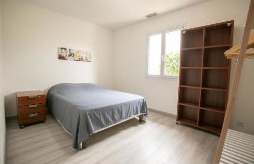 Plain pied climatisé piscine idéalement situé - Foto 19