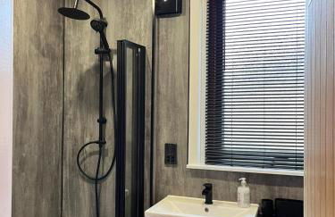 Panmure by CENTRAL SERVICED APARTMENTS - 2 Double Bedrooms - Monifieth - Sleeps 4 - Modern & Unique - Smart TV & WiFi - Fully Equipped Kitchen - Spacious & Unique - Foto 11