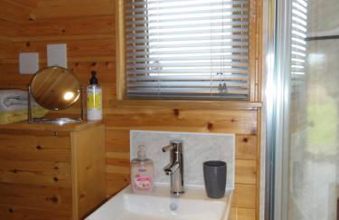 Cosy Cabins at Westfield Farm, Isle of Wight - Photo 15