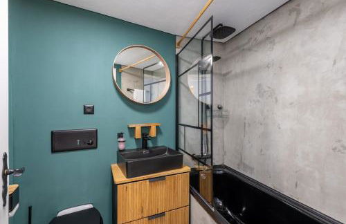 Best Butler Skyline Lodge City Apartment Netflix - Foto 9