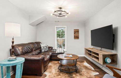 Stone Cottage 3 Bedroom Getaway - Stroll to DT Franklin - Historic Blakely House - Foto 5