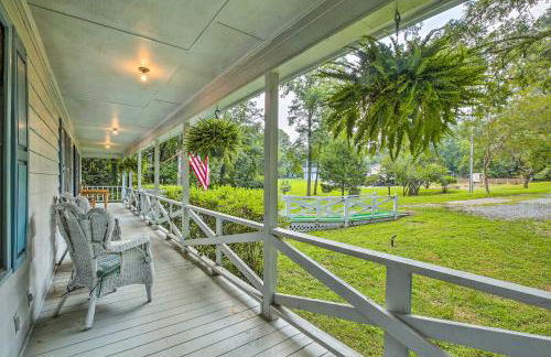 Quiet Home with Fire Pit - 1 Mi to Downtown Acworth! - Foto 1