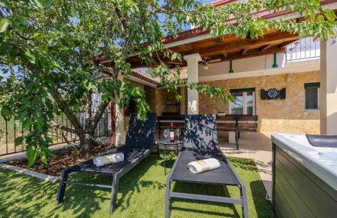 Three-Bedroom Holiday Home In Katuni - Foto 14