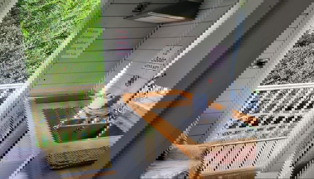 Glamping Hut - Sleeps 2, hot tub & Parking - Foto 1, Imagen principal