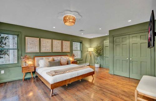 Lux Retreat with Indoor Swim Spa Game Lounge Theater Hot Tub Sauna - Foto 31