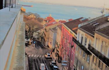 Stunning and Spacious Lofts just by Graça and Alfama - Foto 42