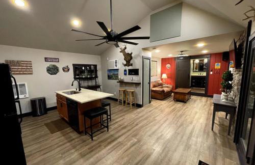 Twin Oaks Cabin at Linville, Private, New remodel - Foto 5