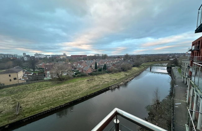 Adelphi Wharf Apartments by Beehosting - Photo 55