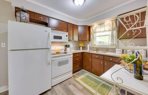 Pistakee Lake Estate with Boat Dock and Hot Tub! - Foto 41