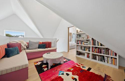 New Listing Hillside Villa by Colby & Conrad - Foto 12