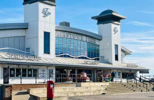 4-Bedroom House 5 mins to Beach & Parking - Foto 15