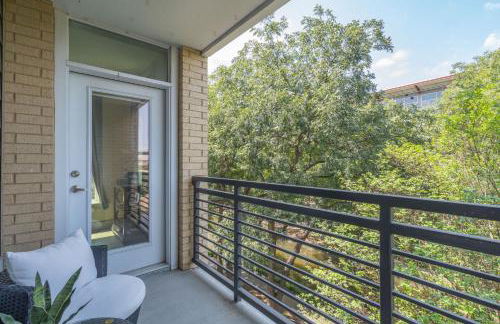 Riverwalk and Pool view Apt with King bed Infinity Pool Gym Free Parking - Foto 29