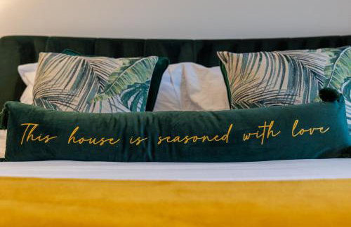 High End Contractor Apartment - 5 Separate Beds - Free Parking - Foto 23