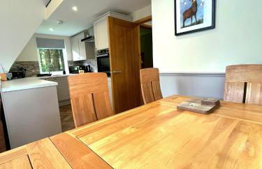 Bonnie Lodge-Lochside Location with Hot Tub - Photo 36