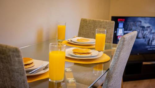 Modern Spacious 2 Bed Apartment Wolverhampton with Free Secure Parking - Foto 2